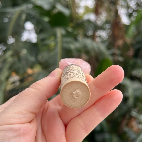 Rose Quartz Wine Bottle Stopper - Elegant Handcrafted Design - Picture 3 of 9